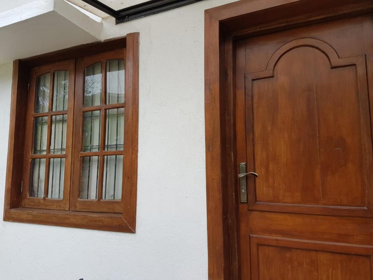 Mjm Villa Коломбо Екстериор снимка